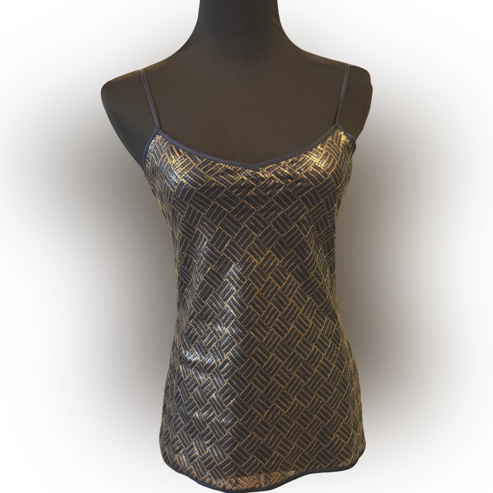 Banana Republic Sequin Camisole ✨
Size: Women’s XS | Color: Navy & Gold | NWT
